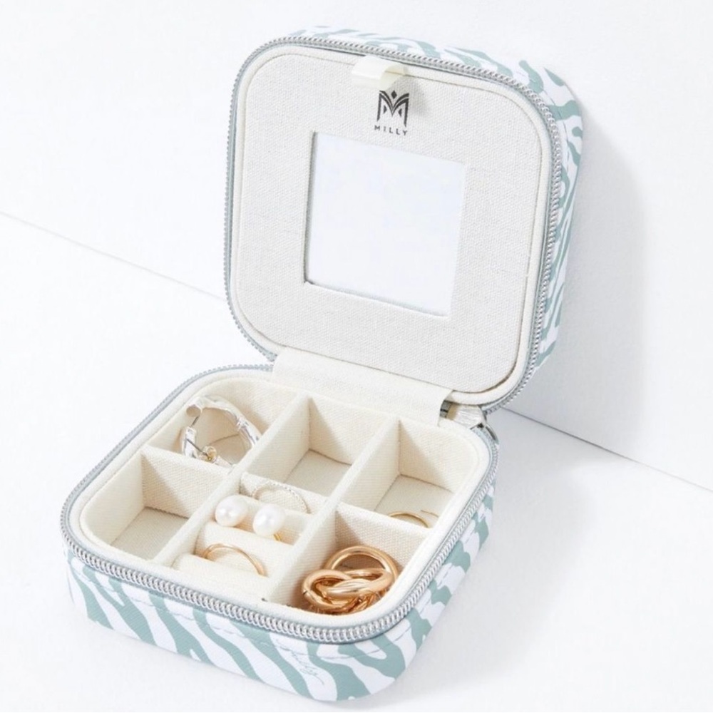Milly Traveling Jewelry Organizer - Picture 1 of 8